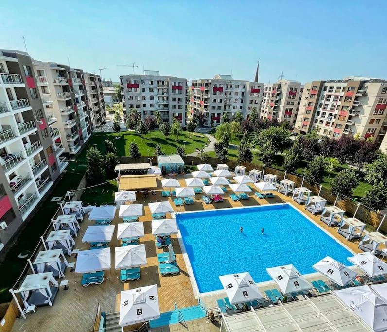 Apartment Solar 50, Private Parking, 2 Bedroom Boekarest Buitenkant foto